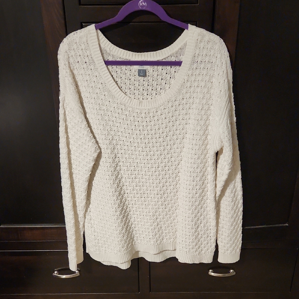 Old Navy Women's Cream Textured Scoop Neck Sweater
